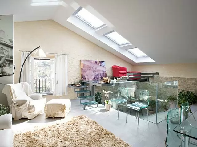 мини мансарда с современной мебелью