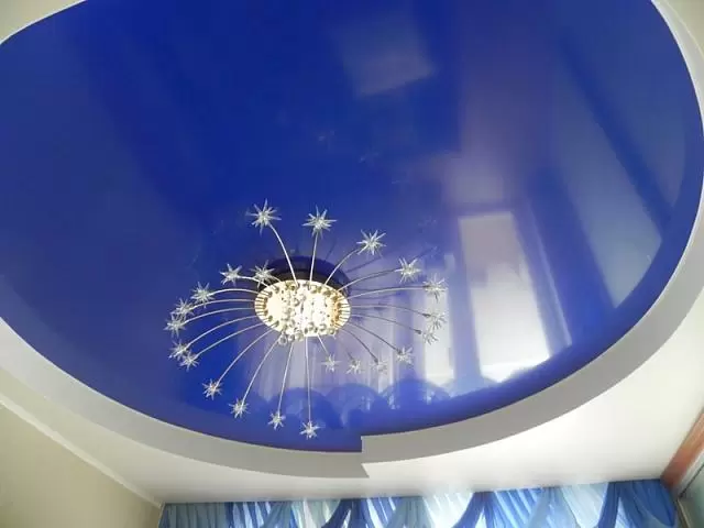 сине-белый двойной натяжной потолок